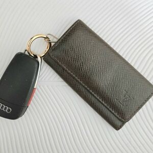Authentic LOUIS VUITTON LV Vintage Brown 4 Key Ring Key Chain‎ Wallet